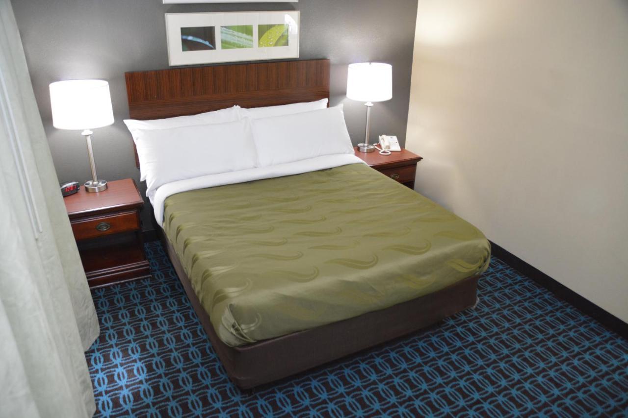 Quality Inn & Suites Dublin Exterior photo