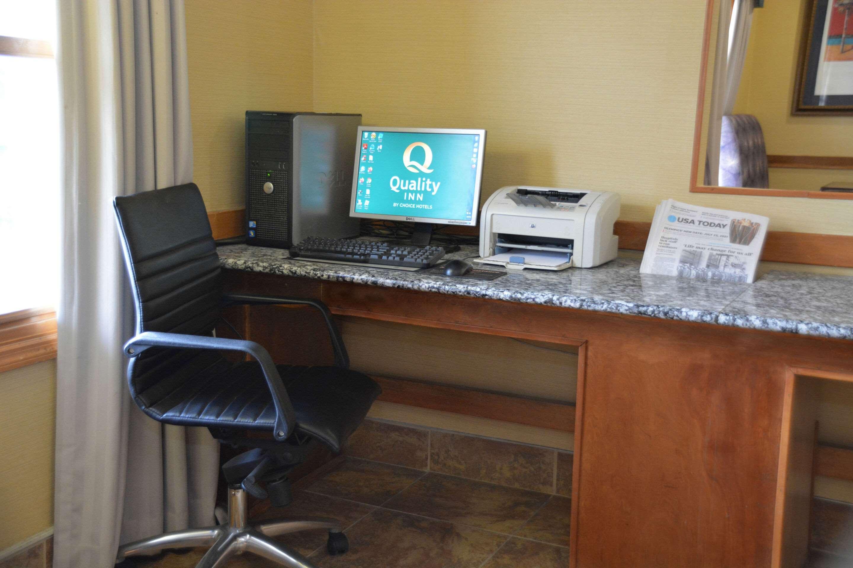 Quality Inn & Suites Dublin Exterior photo