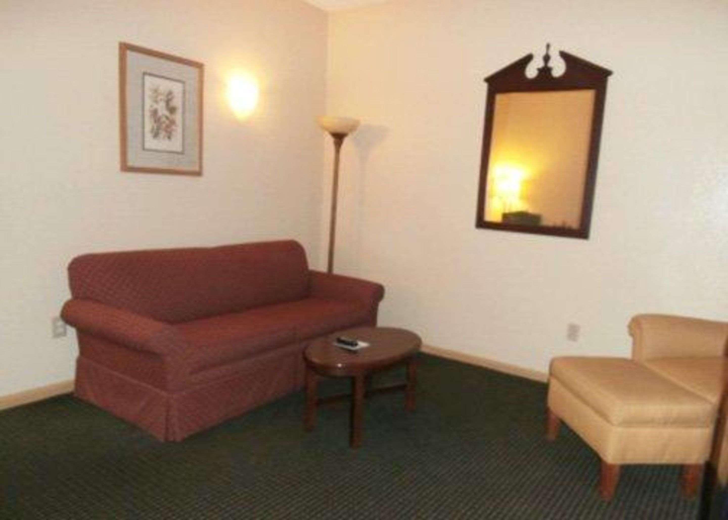 Quality Inn & Suites Dublin Exterior photo
